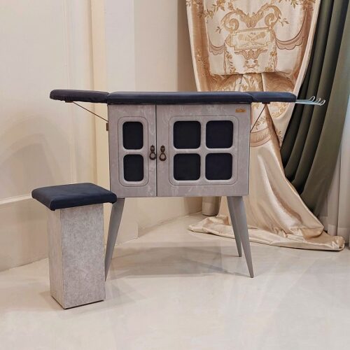 PARDISپردیس میز اتو و چرخ خیاطی  2 درب لپتابی پایه متحرک طوسی با صندلی لولایی 145- 13774